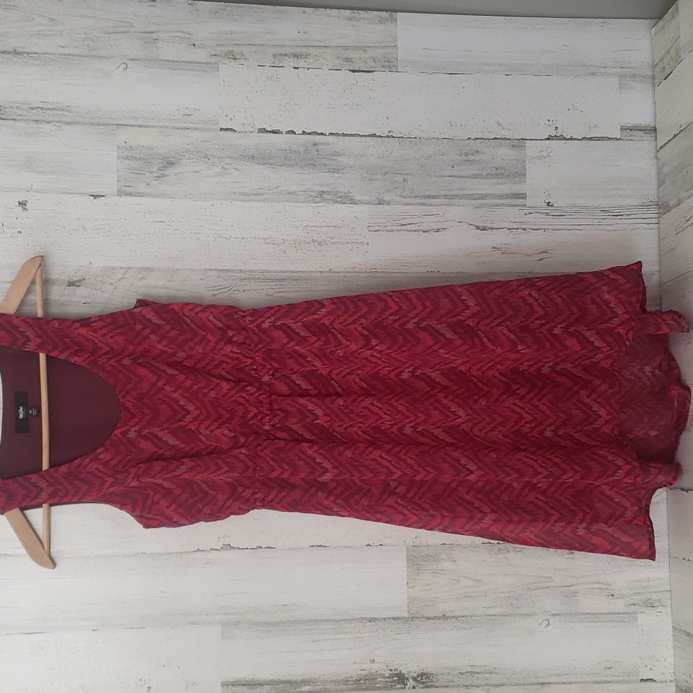 Mossimo sleeveless chevron print dress lined. Slight high low hemline, Size XS